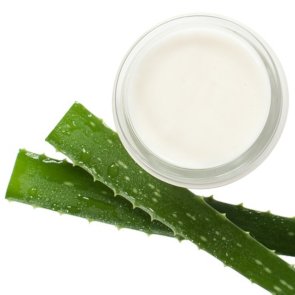 6 Beauty Benefits of Aloe Butter (and How to Make It Yourself)