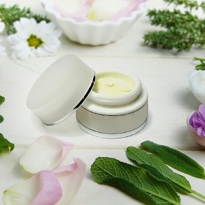 How to Choose the Right Moisturizer for Combination Skin