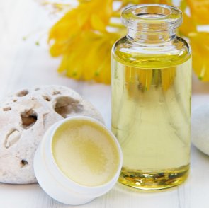 5 Natural Products to Soothe Irritated Skin