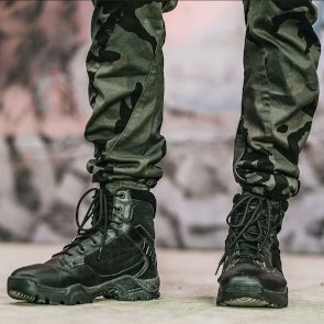 Choosing the Right Military Boots for Your Needs: Factors to Consider