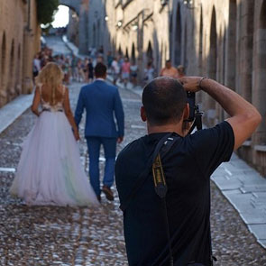How To Become a Good Wedding Photographer