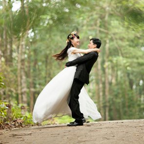 How to Pick a First Dance Song