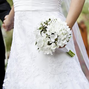 How to Save on a Wedding Gown