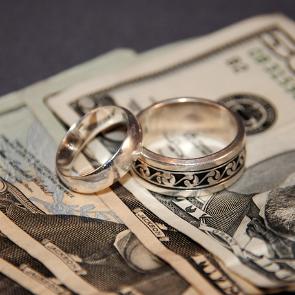 Wedding Budget: Who Pays for What?